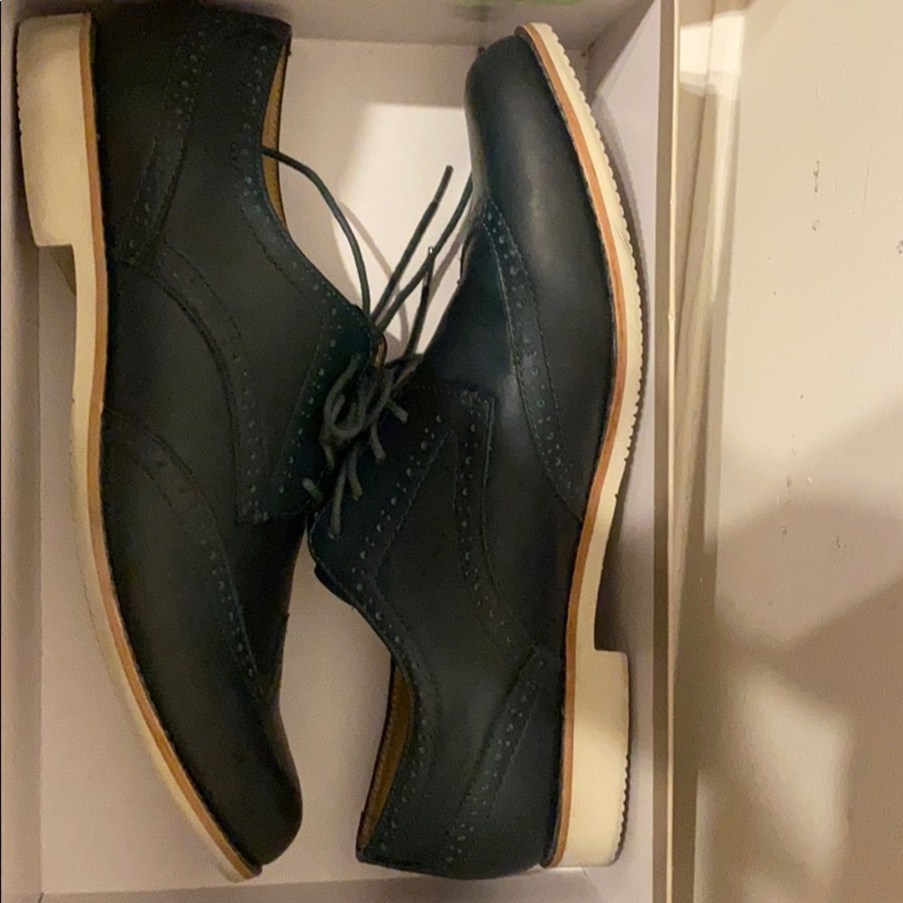 Dress up or down Oxfords